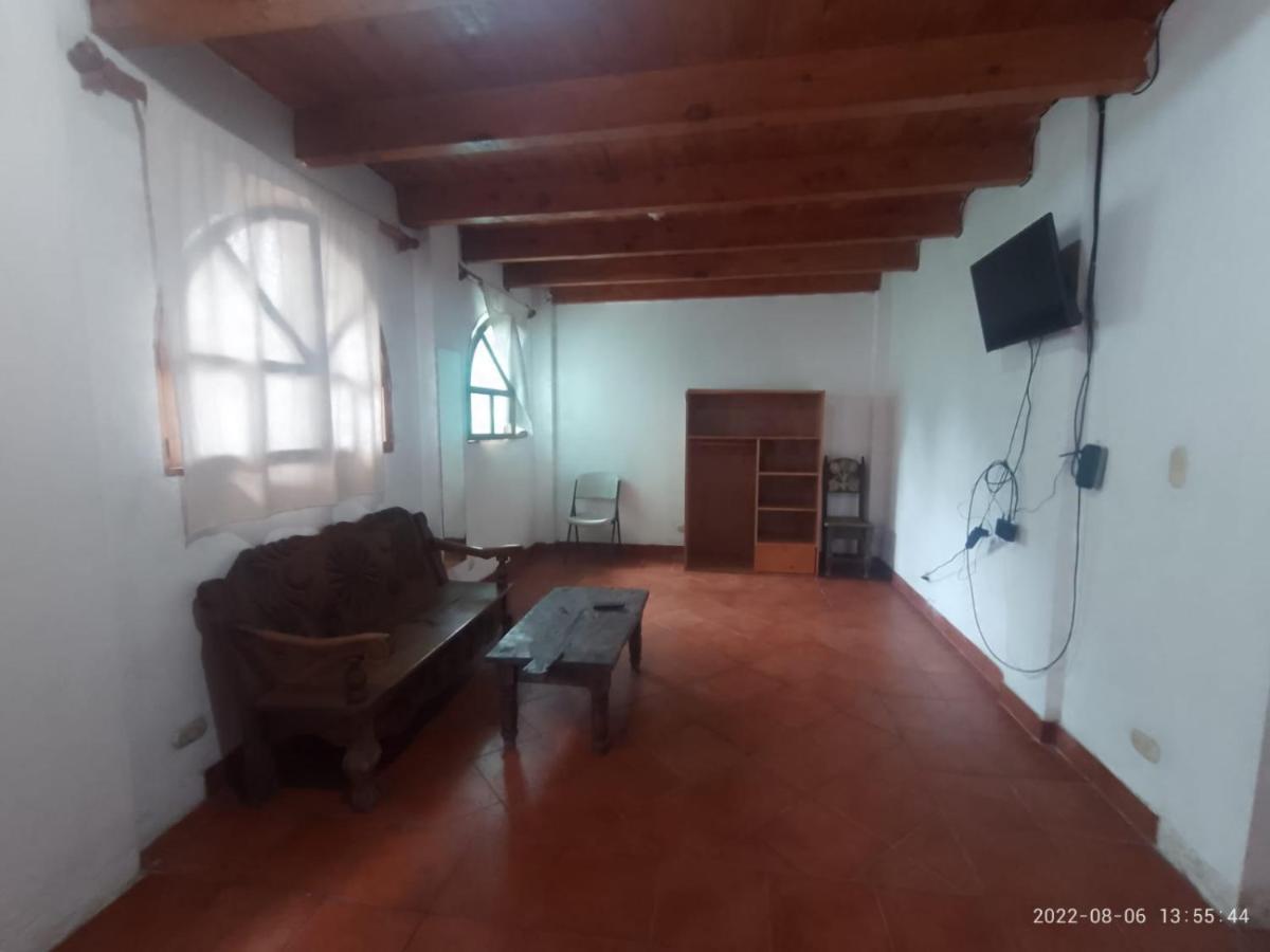 Hostal Dulces Suenos Panajachel Bagian luar foto