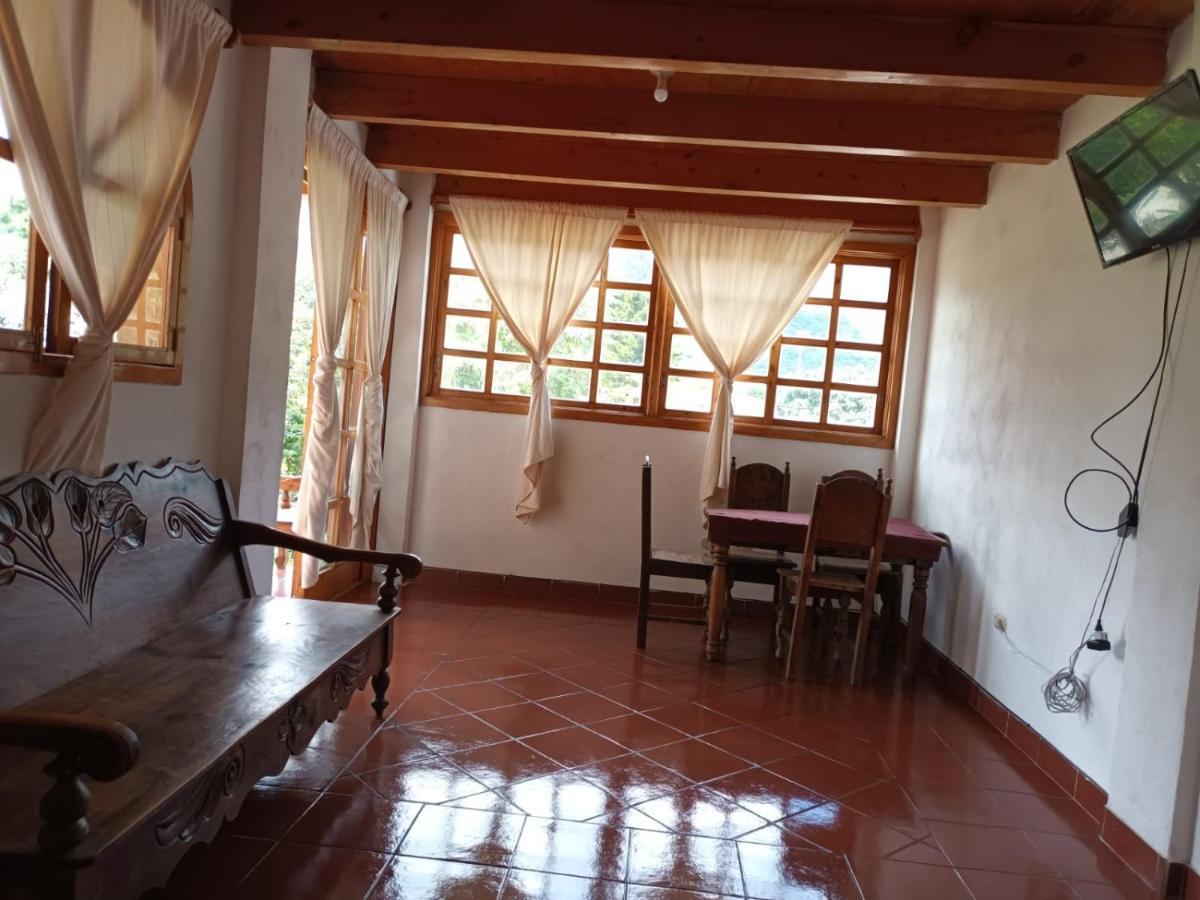 Hostal Dulces Suenos Panajachel Bagian luar foto