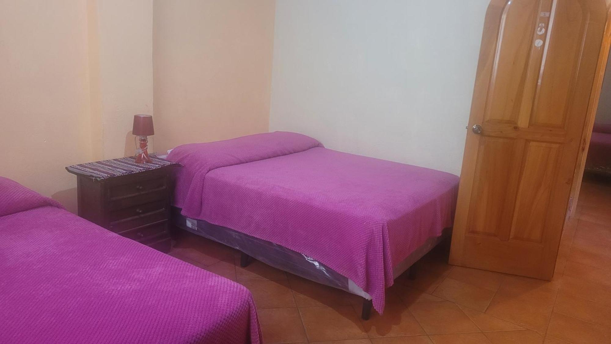 Hostal Dulces Suenos Panajachel Bagian luar foto