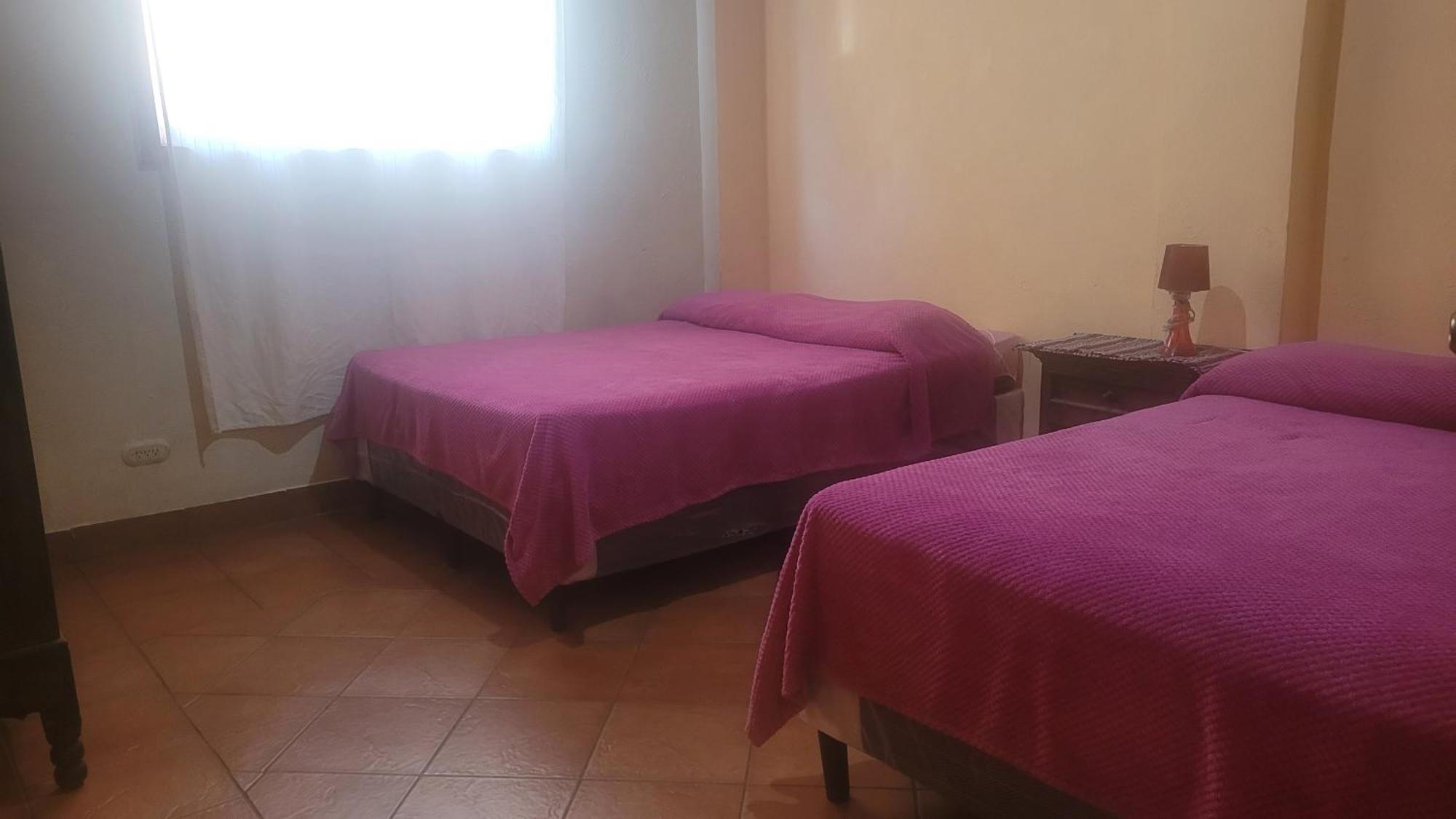 Hostal Dulces Suenos Panajachel Bagian luar foto