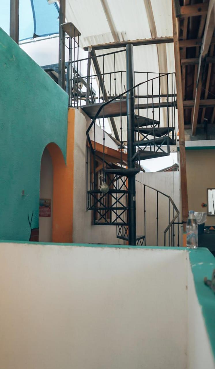 Hostal Dulces Suenos Panajachel Bagian luar foto