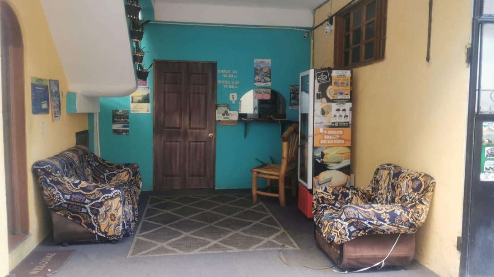 Hostal Dulces Suenos Panajachel Bagian luar foto