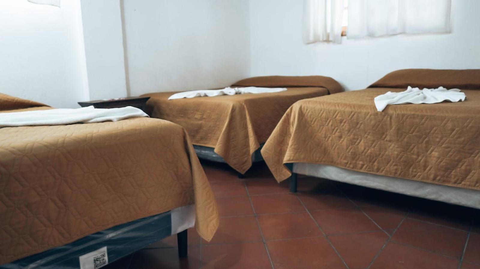 Hostal Dulces Suenos Panajachel Bagian luar foto