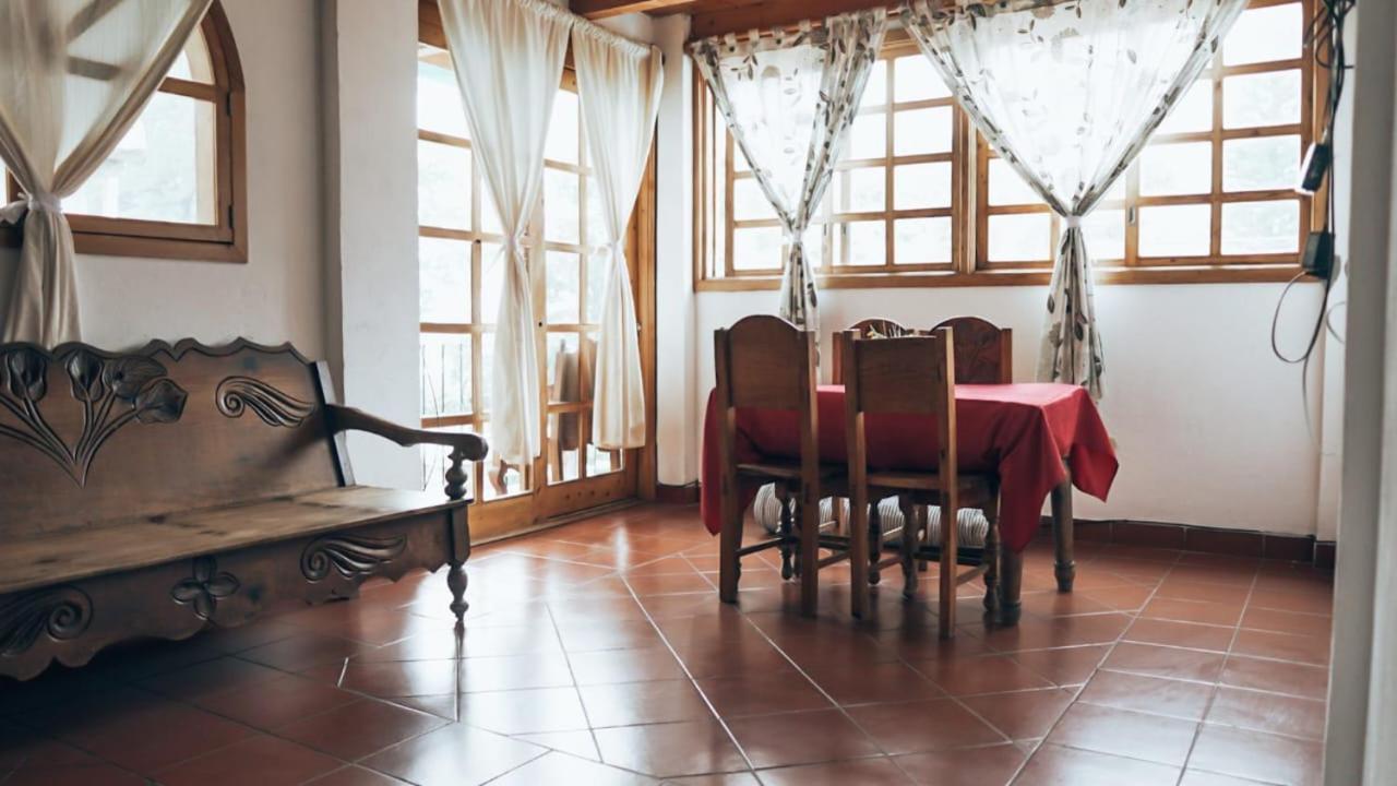 Hostal Dulces Suenos Panajachel Bagian luar foto