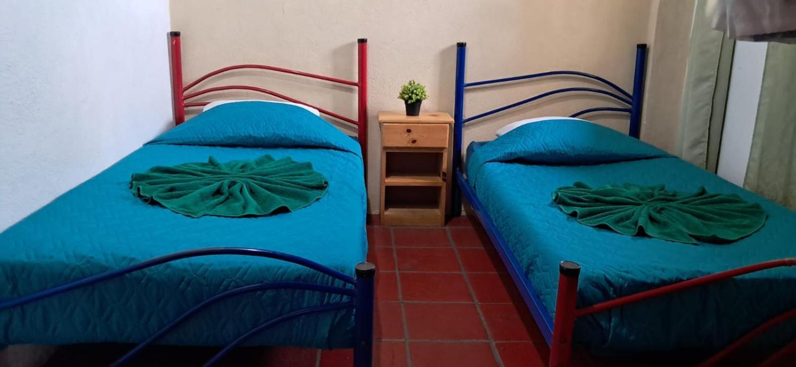 Hostal Dulces Suenos Panajachel Bagian luar foto