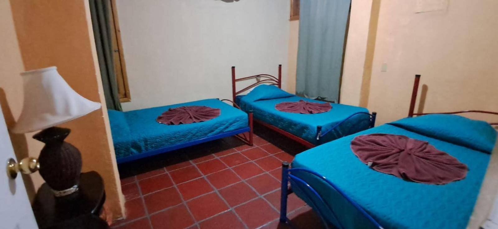 Hostal Dulces Suenos Panajachel Bagian luar foto