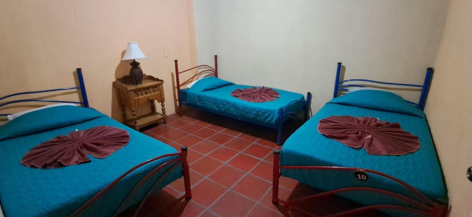 Hostal Dulces Suenos Panajachel Bagian luar foto