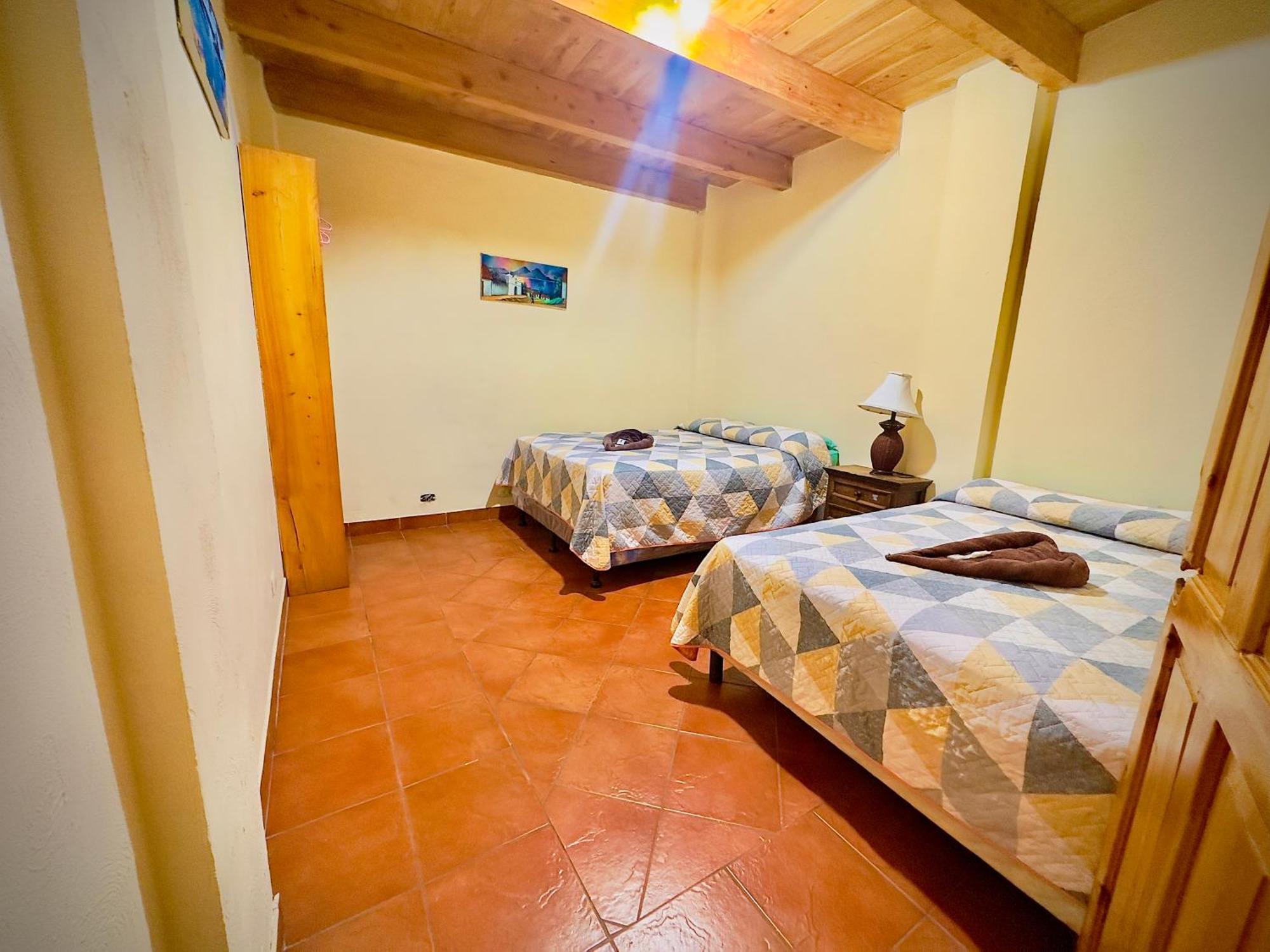 Hostal Dulces Suenos Panajachel Bagian luar foto