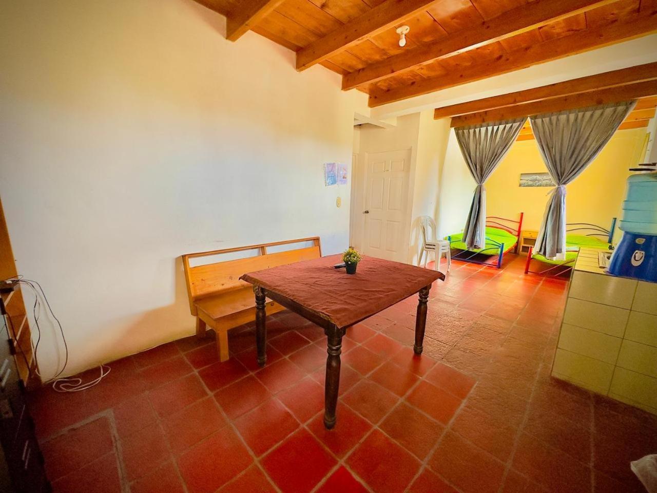 Hostal Dulces Suenos Panajachel Bagian luar foto